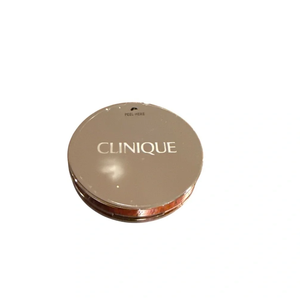 Clinique Floral Compact Powder Stay Buff - Picture 3 of 6